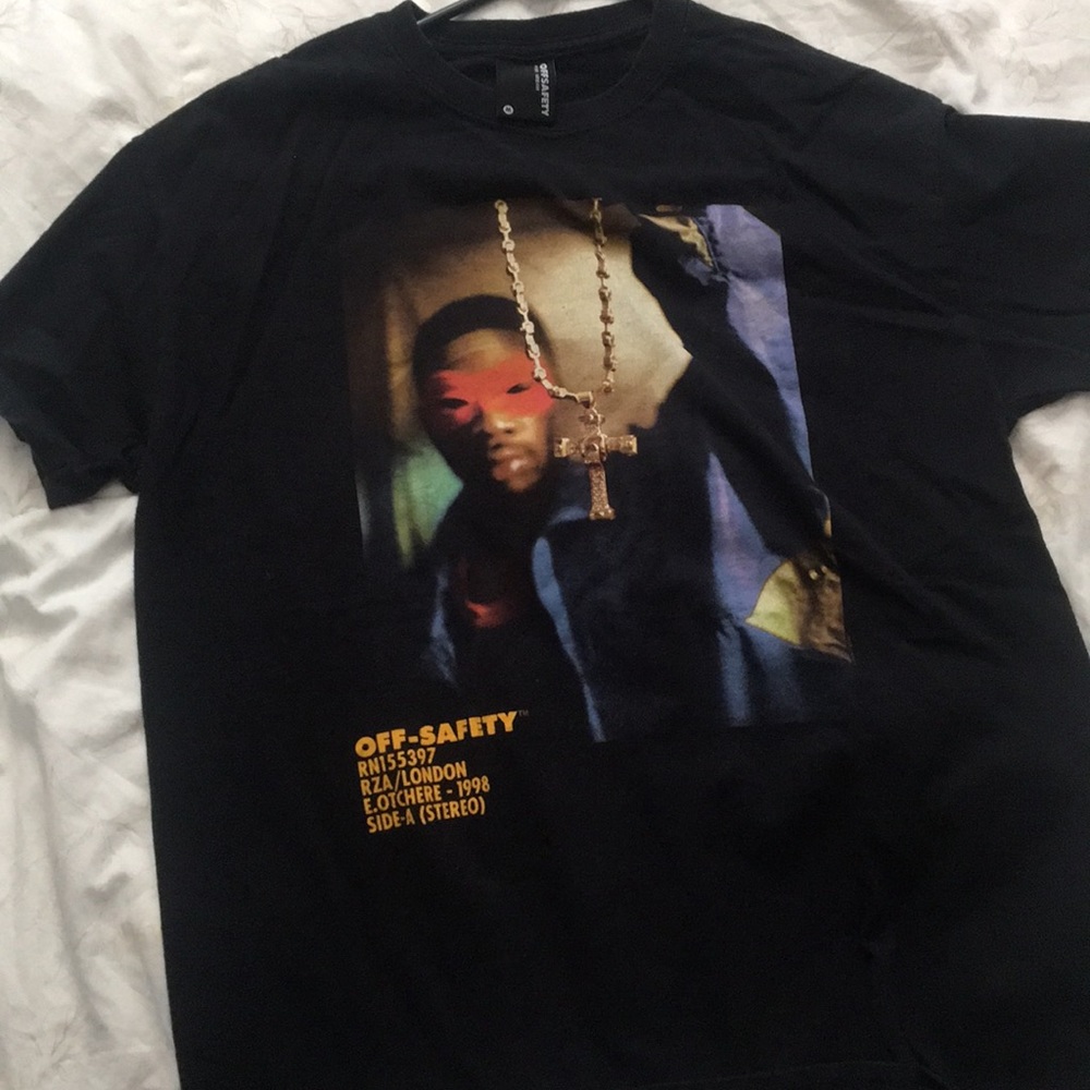 Black t shirt